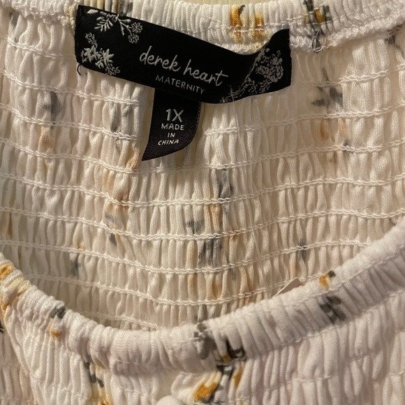 NWT size 1x Derek Heart maternity white smocked yellow flower top cap sleeves - Picture 4 of 5